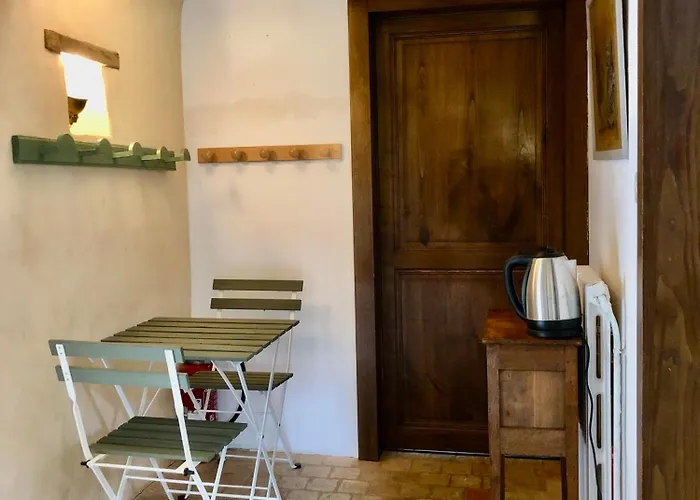 Nocleg ze śniadaniem D'hote A La Gilardiere Chatelain